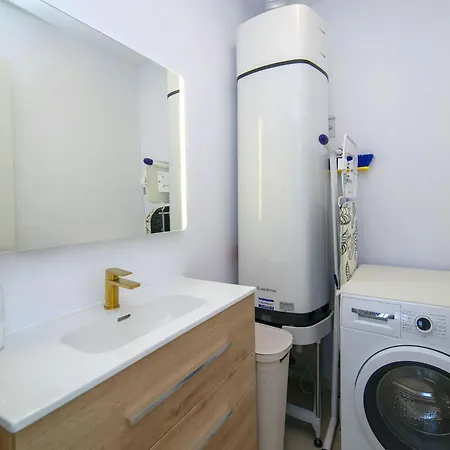 Camporroso Serpentine By Interhome شقة كالا دي فينيسترات